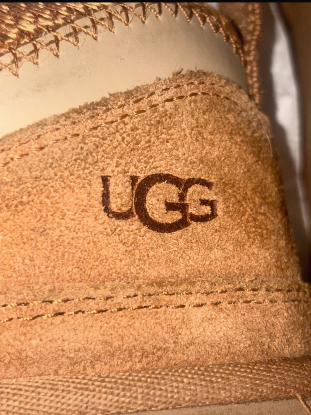 UGG Kids Chestnut Suede - Classic Logo Detail